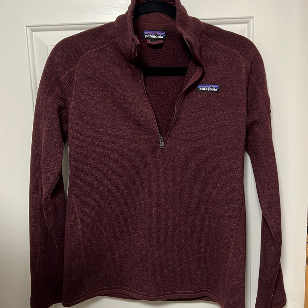 Patagonia Women’s Quarter Zip Size M